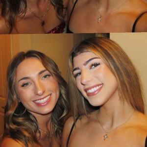 Meet your Posher, Dina